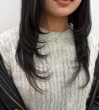 セミロング 小出 琴未のヘアスタイル