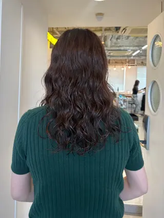 セミロング パーマ UNBIRTHDAY akariのヘアスタイル