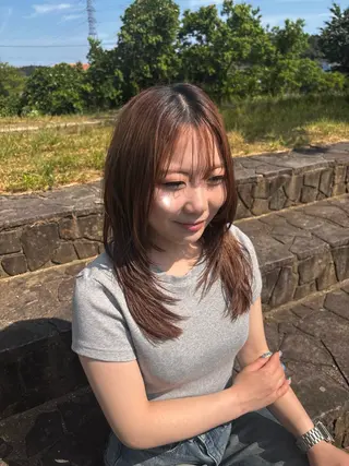 セミロング HattoRi レイヤーカットのヘアスタイル