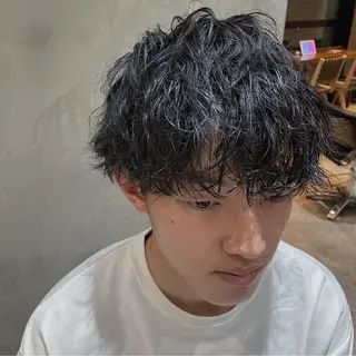 ショート パーマ メンズ 波巻きスパイラルパー マ/シャドウパーマ駿のヘアスタイル