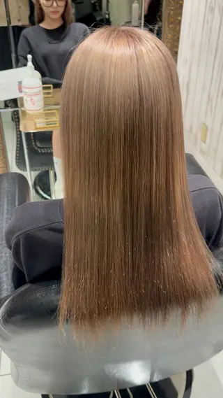 ロング 鶴谷 麻衣のヘアスタイル