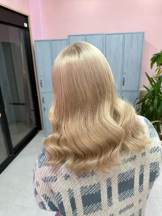 セミロング カラー 町田ブリーチ特化 MANATOのヘアスタイル