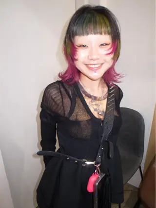 ミディアム カラー 湯浅 美玖のヘアスタイル