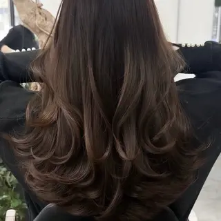 セミロング カラー ヘアアレンジ 内大久保 列夏のヘアスタイル