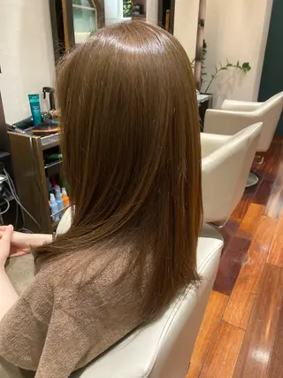 セミロング 成沢 モニカのヘアスタイル