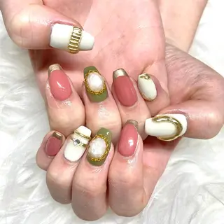 ミディアム ネイル Y. Sのネイルデザイン