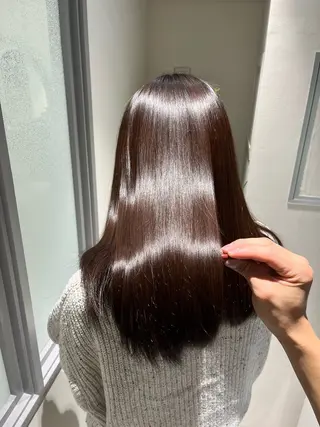 ミディアム カラー ヘアアレンジ 指名1位・六三四🌻 まとまり続くレイヤーのヘアスタイル