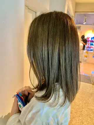 ミディアム うしだ かおるのヘアスタイル