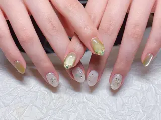 ネイル 💫ゆか_ Nailartistのネイルデザイン