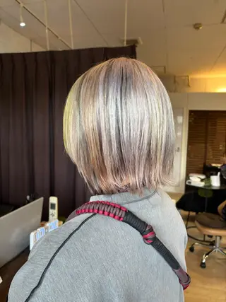 カラー @z（アットゼー） arisaのヘアスタイル