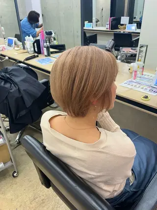 ショート カラー 🪽髪質改善縮毛矯正 🤍MIU🤍のヘアスタイル