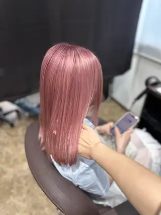 ミディアム TOMOMI /フロレゾンのヘアスタイル