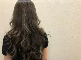 ロング カラー 美髪・透明感カラー 西川仁弥のヘアスタイル