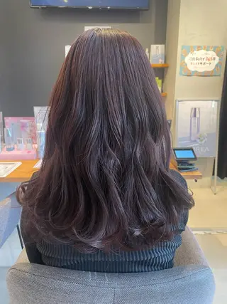 ロング momoka オリーブ/ベージュのヘアスタイル