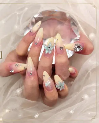 ネイル 🌈 Laule'aのネイルデザイン