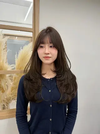 ロング カラー 柔らかオリーブ🌿 HIMARI🌻のヘアスタイル