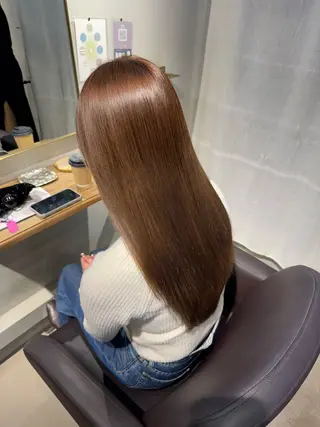 カラー もも ボブ/艶カラーのヘアスタイル