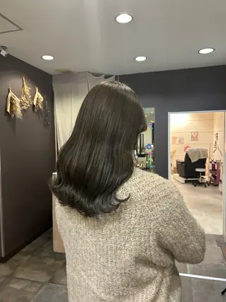 セミロング 吉村 夏椰のヘアスタイル