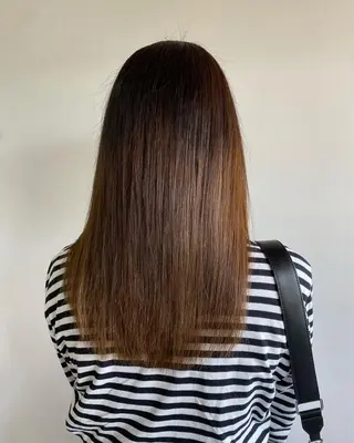 セミロング yuu/髪質改善 カラー🌛のヘアスタイル