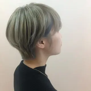 ショート カラー 小顔レイヤー/ ベージュ🤍Rieのヘアスタイル