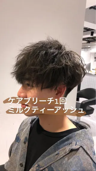 ショート カラー メンズ センターパート/毛 流れ/パーマ特化のヘアスタイル