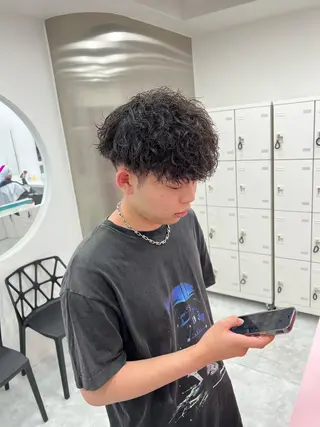 ミディアム パーマ メンズ メンズパーマ特化 TAIGAのヘアスタイル