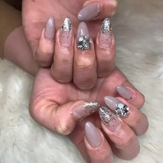 ネイル 里見 麗のネイルデザイン