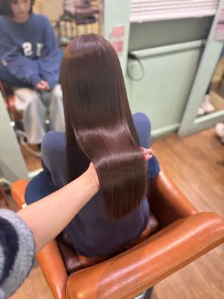 カラー Yua🎀艶カラー/ 美髪ストレートのヘアスタイル