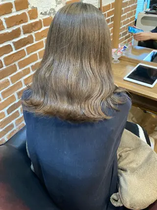 ミディアム ✨色持ちの良い艶 カラー✨蟹江真世のヘアスタイル