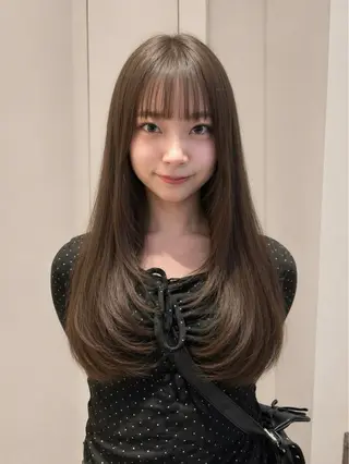 ロング カラー 韓国レイヤー⋆౨ৎﾟ 透カラー🩶／ユウキのヘアスタイル