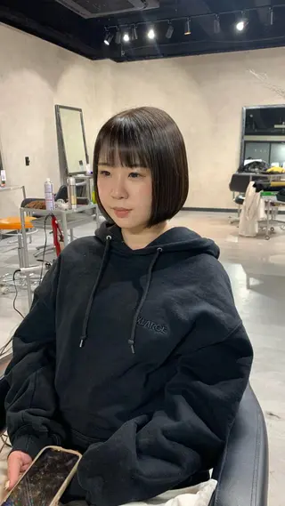 ショート カラー B E C H I C O〔べち子〕のヘアスタイル
