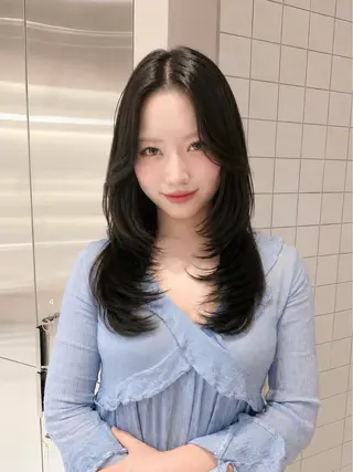 セミロング カラー Kaede/ブリーチ なし/レイヤー🤍のヘアスタイル