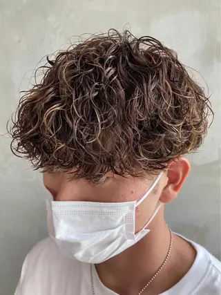 ショート パーマ メンズ レイヤー似合わせ 透明感カラーりきやのヘアスタイル