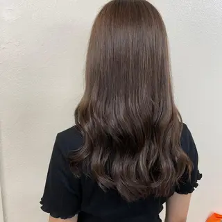 カラー トレンドカラー MAHOのヘアスタイル