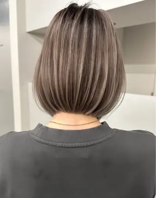 ショート カラー 髪質改善×ハイトーン 中田啄也のヘアスタイル