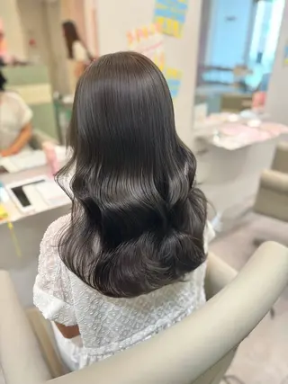 カラー amane໒꒱うる艶 ブリーチ透明感カラーのヘアスタイル