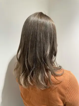 セミロング カラー サトウ .のヘアスタイル