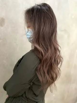 ロング カラー Akane レイヤー/艶カラーのヘアスタイル
