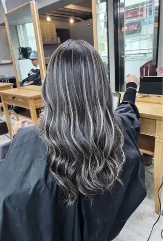 セミロング カラー 指名数No.1 /NAOYAのヘアスタイル