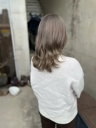 ミディアム カラー 日高 香織のヘアスタイル