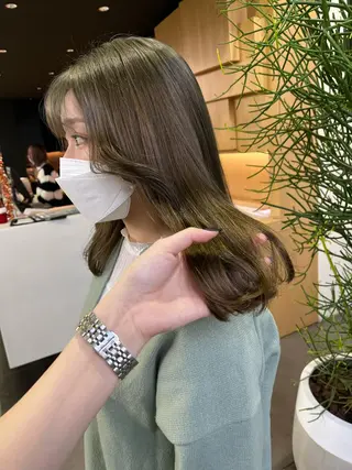 ミディアム カラー 海外girl🤎 透明感ベージュmaoのヘアスタイル