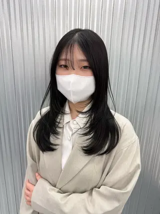 セミロング ハイトーン特化🎀 LEONのヘアスタイル