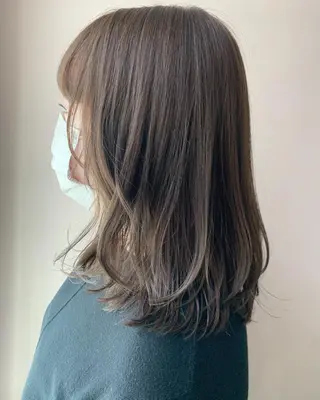 セミロング カラー hubhair レイヤー/透明感のヘアスタイル