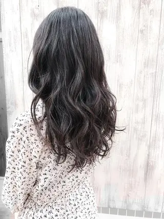 セミロング 鈴木 悠のヘアスタイル