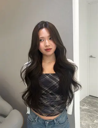 ロング ヘアアレンジ ブリーチカラー COA YUZUのヘアスタイル
