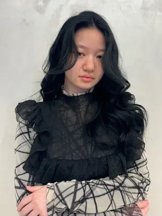 ロング カラー ヘアアレンジ MIYU/ケアブリ ーチカラー／デザインのヘアスタイル
