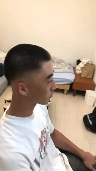 ショート メンズ 本田 央介のヘアスタイル