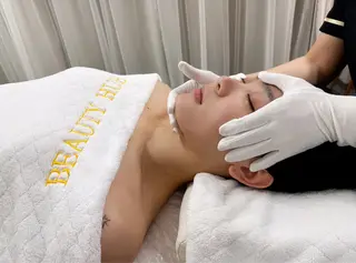 BEAUTY HUB ［小顔•全身美白］のエステ・リラクイメージ