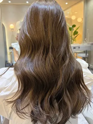 ロング カラー このか🕊️ベージュ /グレージュ/カットのヘアスタイル