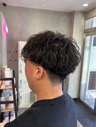 パーマ メンズ ナルミ ケイスケのヘアスタイル